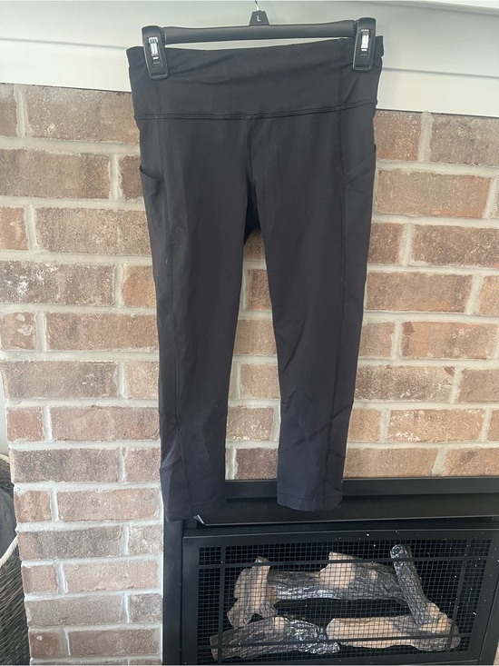 lululemon athletica Pants - lululemon athletica Black Capri Leggings